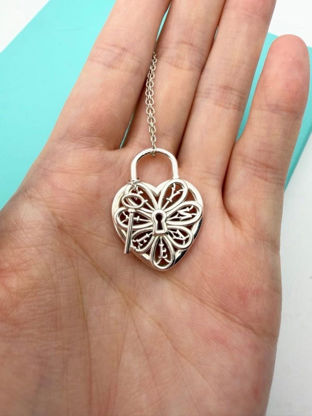 Tiffany & Co. 18” medium enchant filigree heart w key necklace sterling silver - Picture 10 of 12